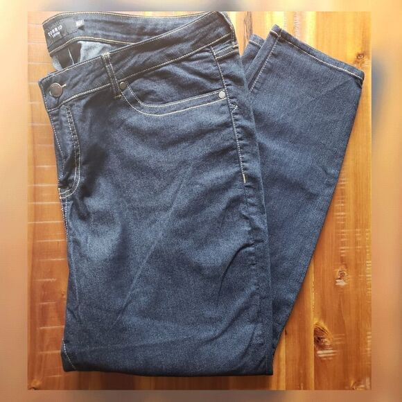 TORRID Straight Leg Jeans Size 24S - Picture 1 of 15